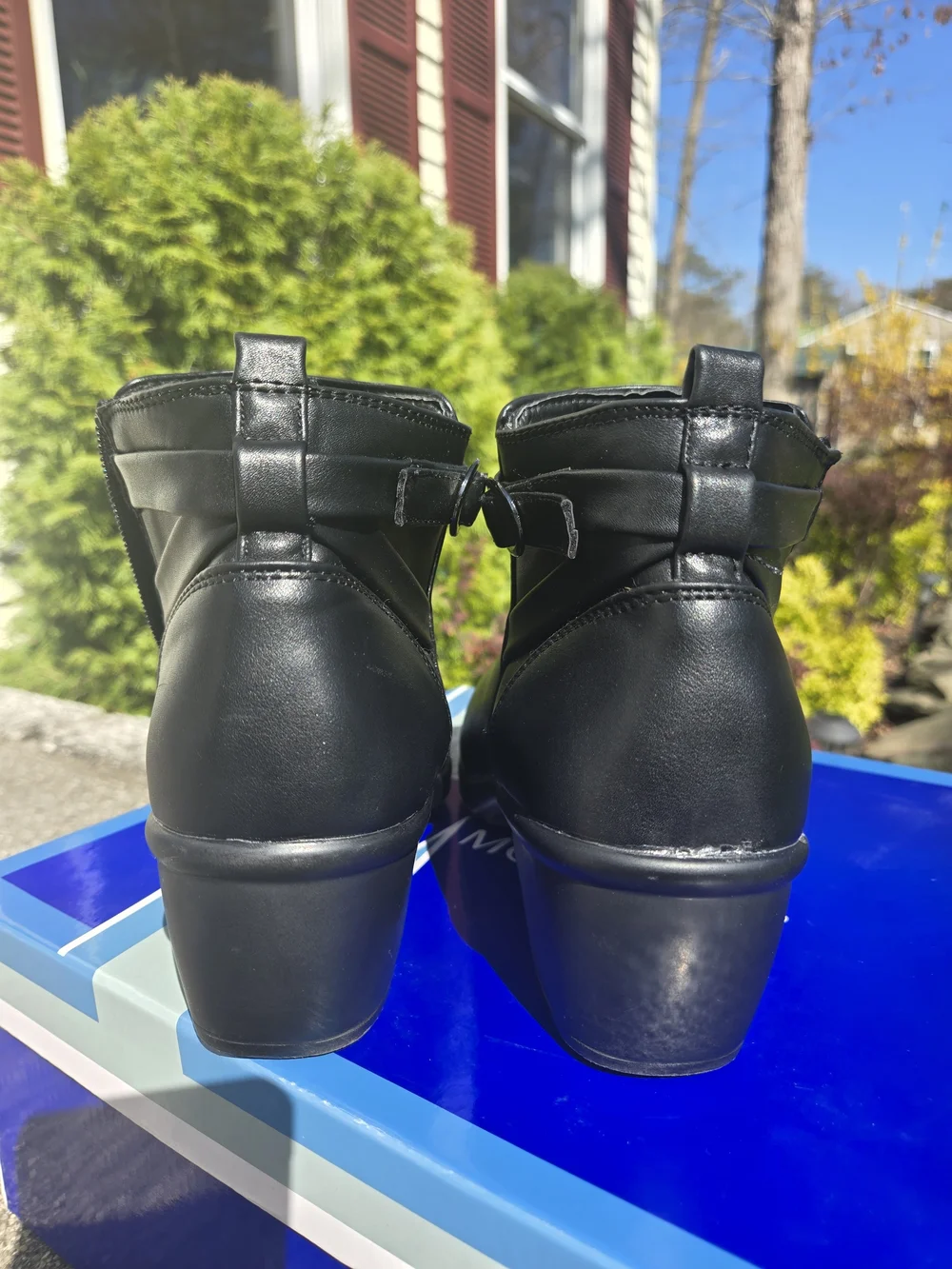 White Mountain boots toe dressy